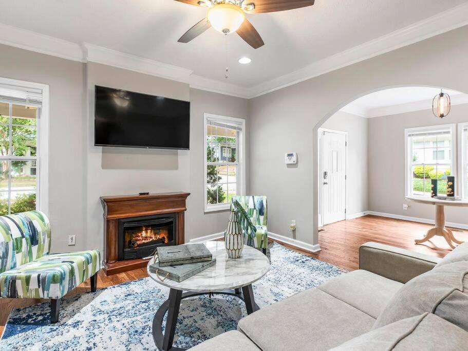 Gorgeous East Village Home Near Downtown Sleeps 12 5 Bedrooms Coffee Bbq Ac Parking Atlanta Ngoại thất bức ảnh